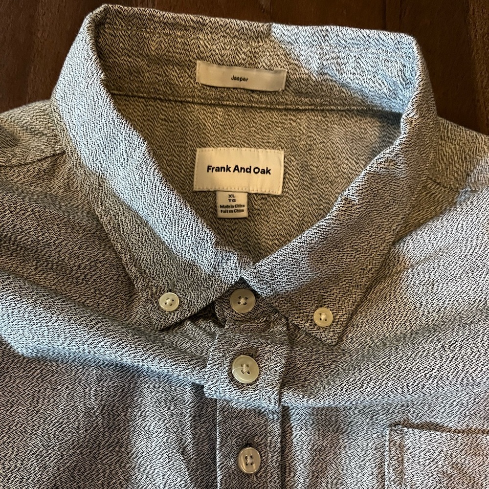 Frank & Oak Men’s Jasper Shirt Size XL Excellent shape.